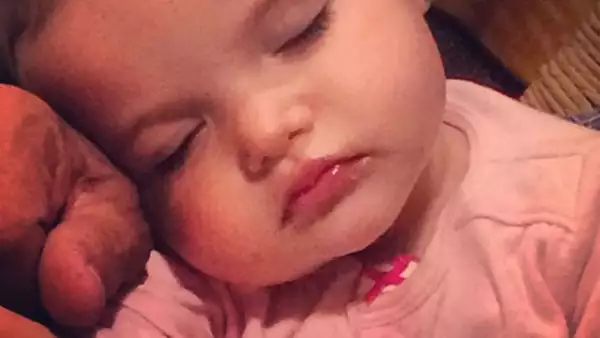 La actriz publicó en Instagram una foto en la que aparece “una Rojas más”, refiriéndose a la bebé adoptiva de su hermana, quien falleció apenas en febrero.