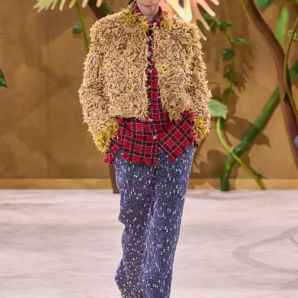 Chanel HC F26 015.jpg