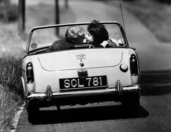 Este método crea confianza e intimidad en dos personas tras responder el cuestionario.