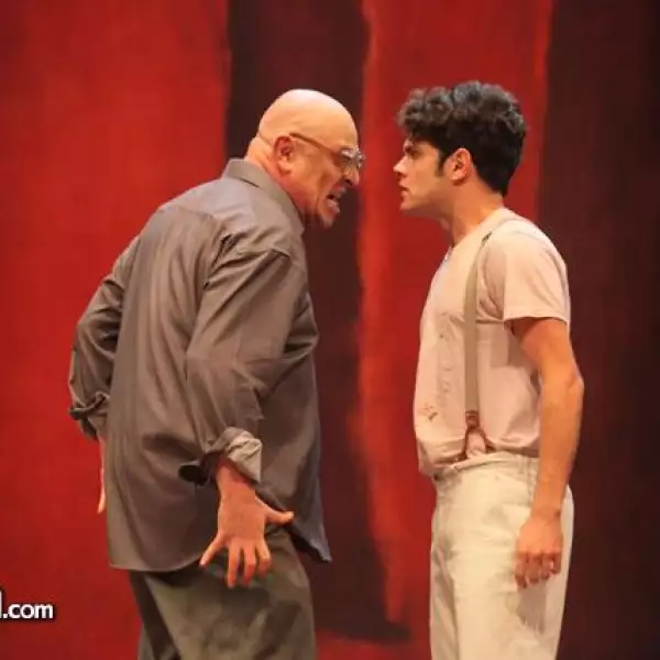 Escenas de la Obra Rojo