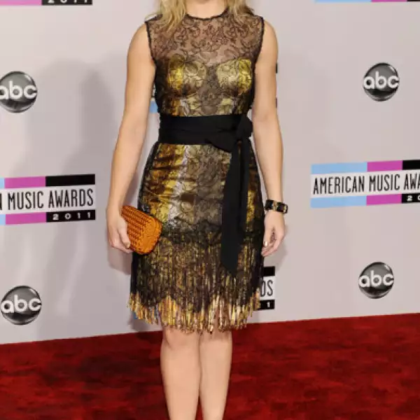 Kimberly Perry cantó con Neil Perry y Reid, sus más grandes éxitos country.