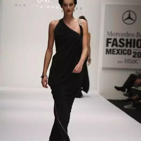 Desfile Alberto Rodríguez