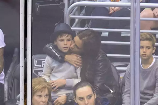 Victoria se encargó de consentir a Cruz Beckham.