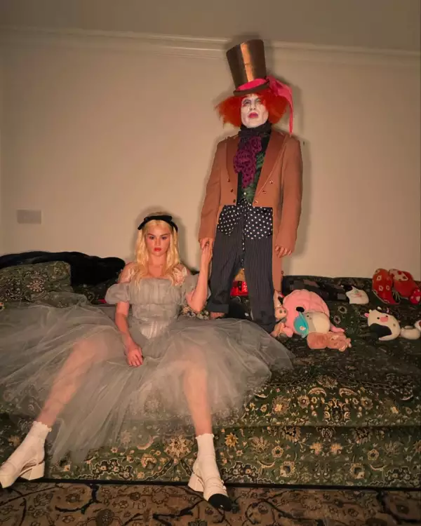 Fotos de famosos de Hollywood y música con disfraces de Halloween