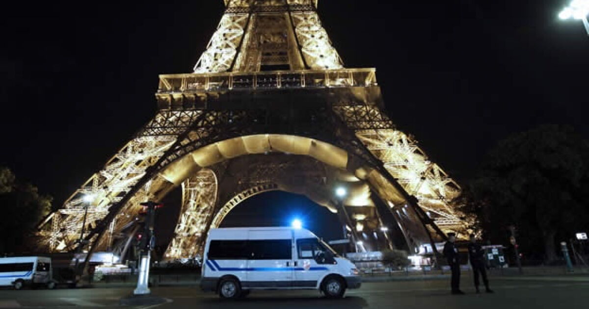 La Torre Eiffel y sus alrededores son evacuados por una amenaza de bomba
