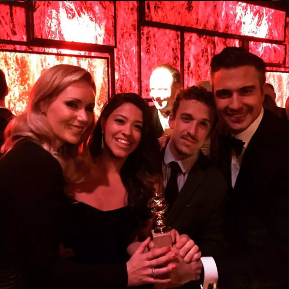 Celebrando el Golden Globe de Gina Rodriguez.