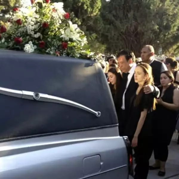 Carroza con el feretro de Jose Eduardo Moreira