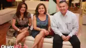 Adriana y Tony Rodríguez con Adrián Villarreal