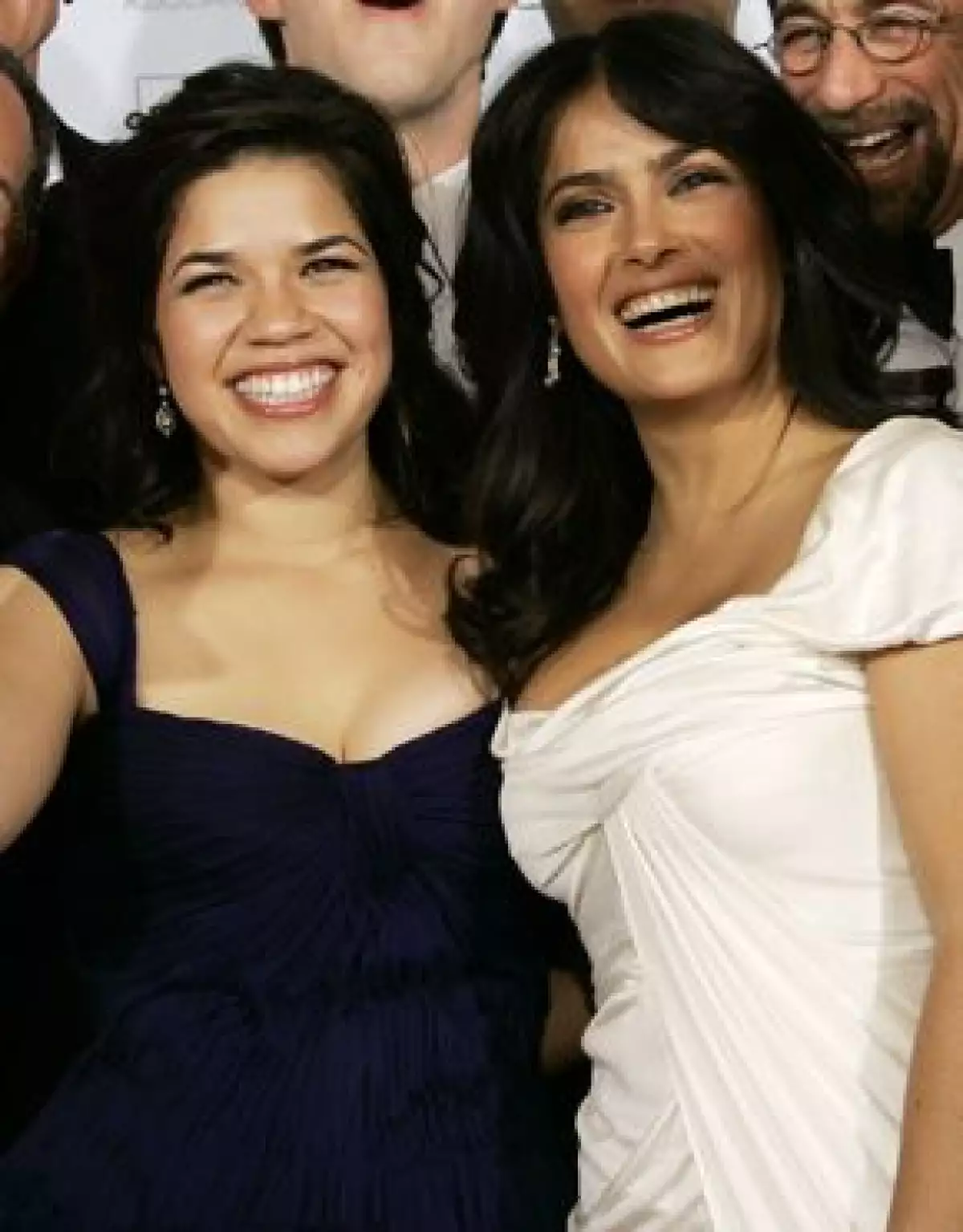 La sede de la Organización de las Naciones Unidas de Nueva York será una de las locaciones de la serie Ugly Betty, que produce la actriz mexicana; el objetivo es apoyar la Campaña Redes.