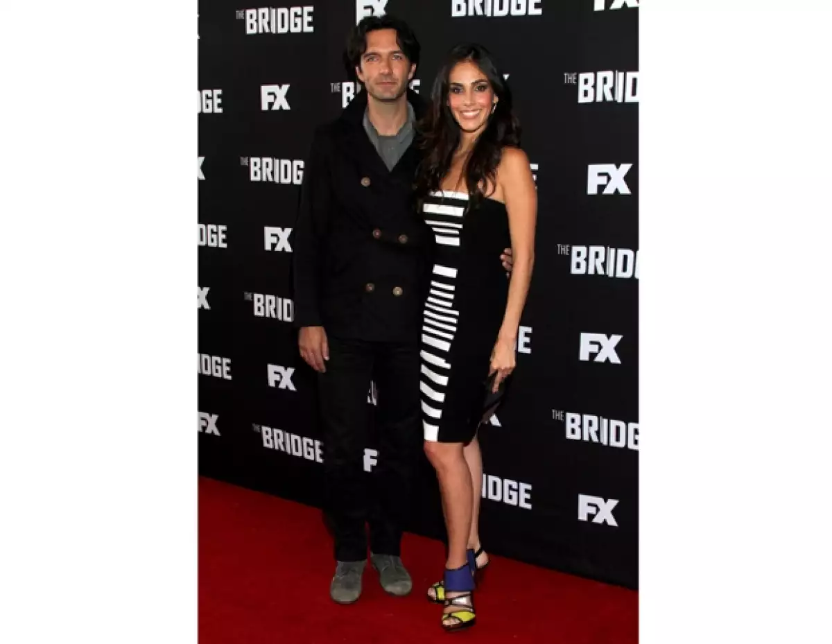 Sandra y Leonardo se comprometieron.