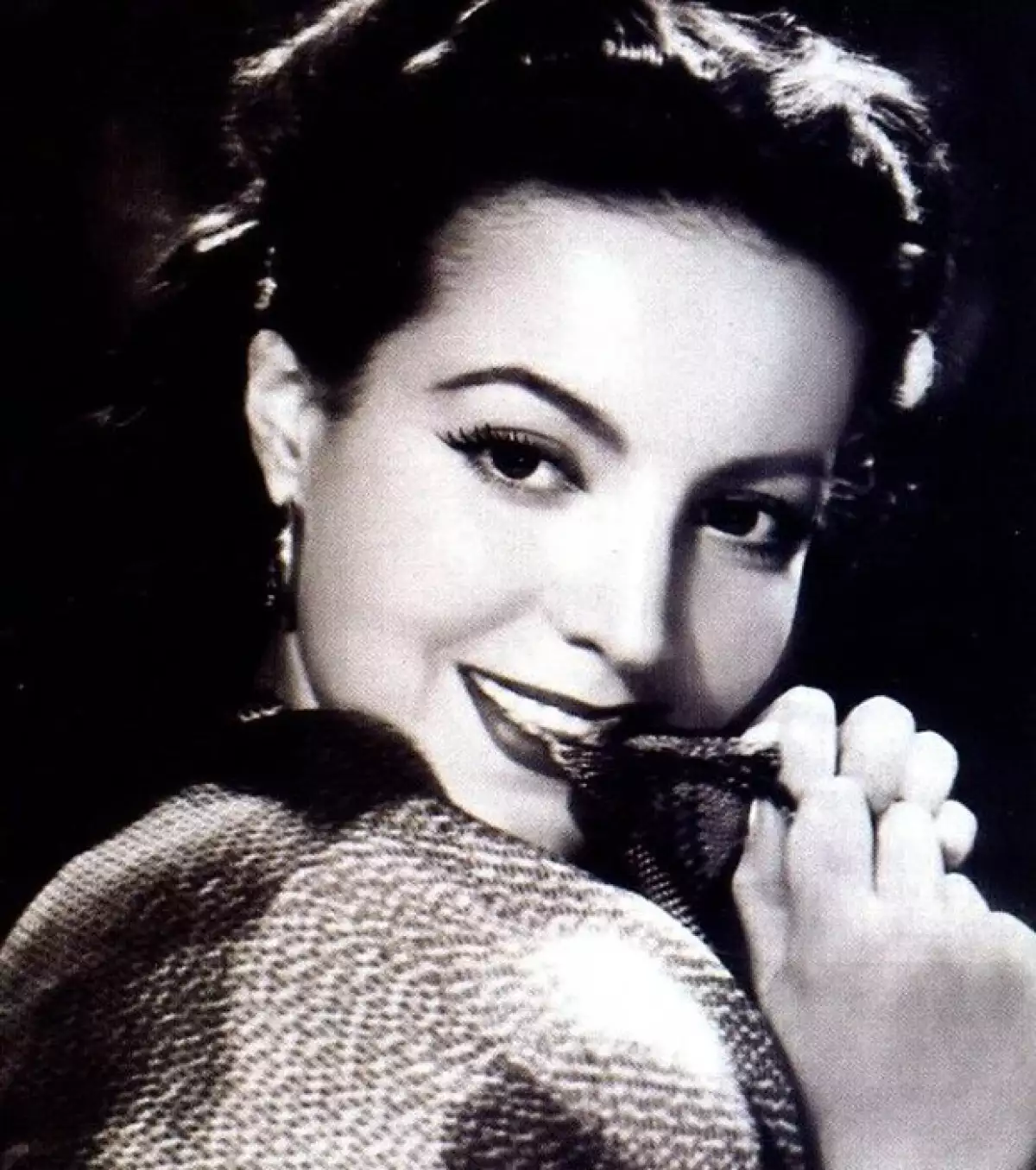 En un día como hoy nació y murió la más grande diva del cine mexicano, recordamos su gran estilo y aportaciones a la industria de la moda.