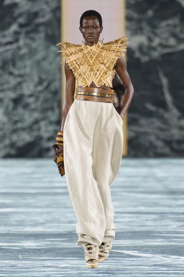 Balmain S23 003.jpg