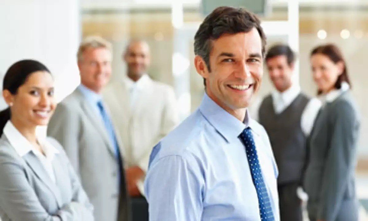 Los profesionistas exitosos saben expresar sus ideas, venderlas e inspirar a los demás. (Foto: Getty Images)