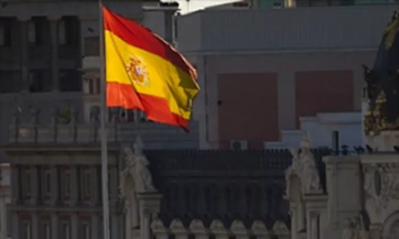 Los inversionistas españoles rechazan la deuda pública después de ser castigados en los bancos. (Foto: Cortesía Fortune)