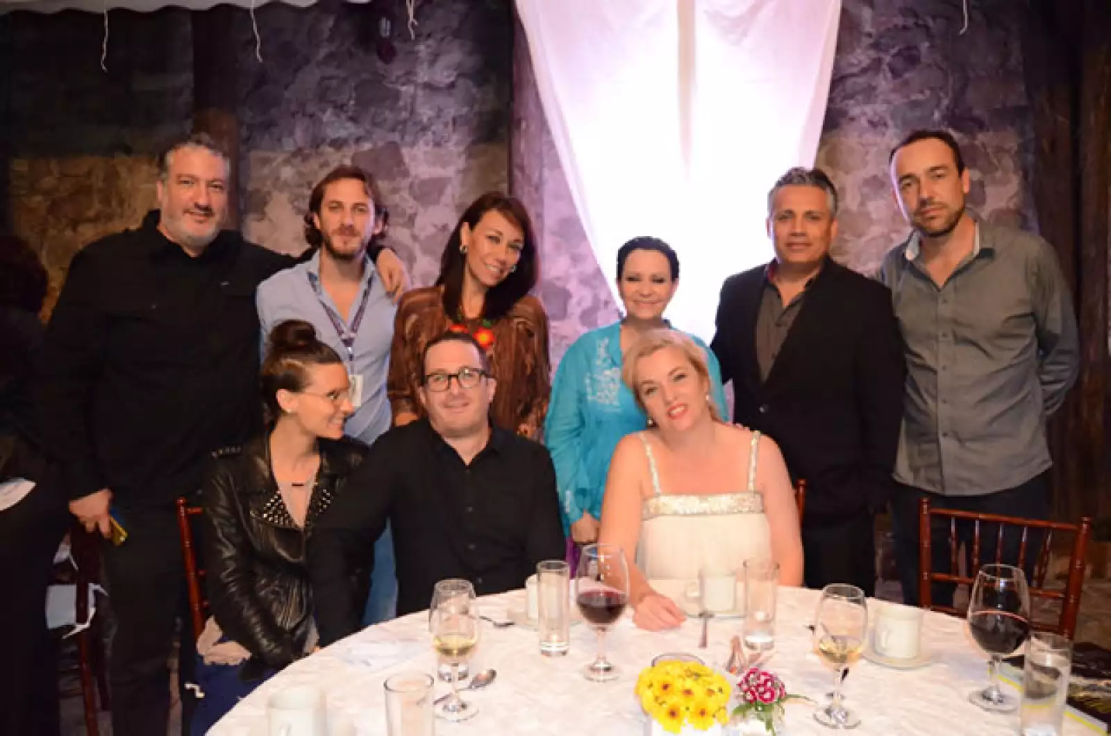 Spencer Tunik, Sebastián Zurita, Klaudia Oliver, Adriana Barraza, Ernesto Herrera, la novia de Darren Brandon Milbradt, Darren Aronofsky y Sarah Hoch.
