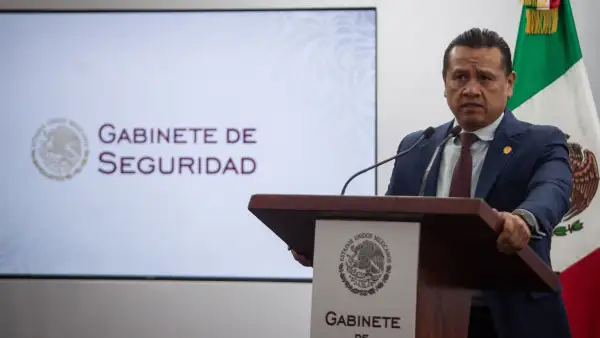El exfiscal Carlos Manzo durante una conferencia de prensa cmo parte del Plan Michoacán.