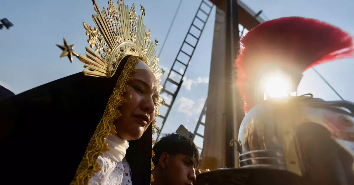¿Cuántas estaciones son del Vía Crucis 2025 y qué pasajes bíblicos representan? 