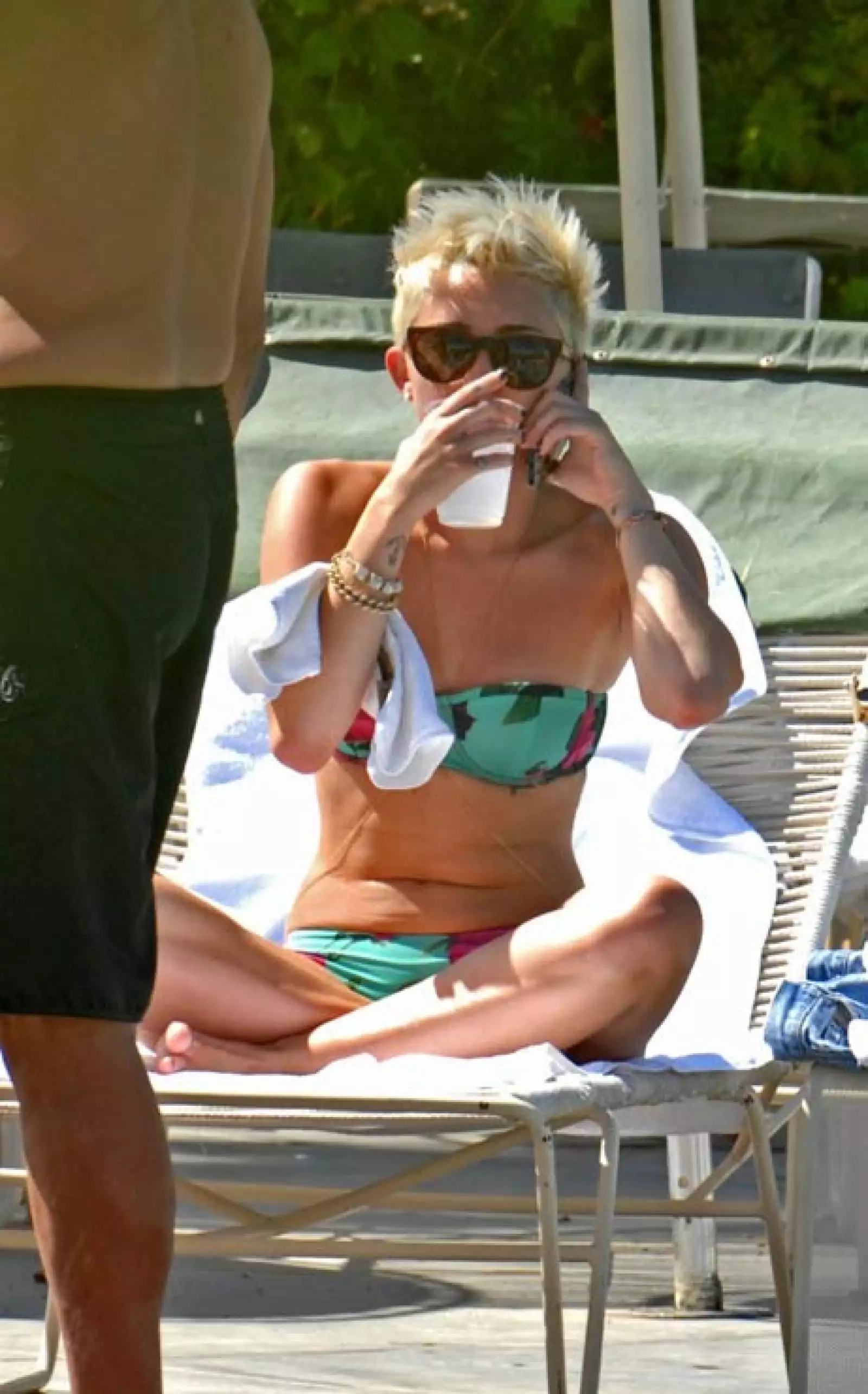 El hecho de que Miley no portara nuevamente su anillo de compromiso encendió las alarmas de una supuesta cancelación de su boda.