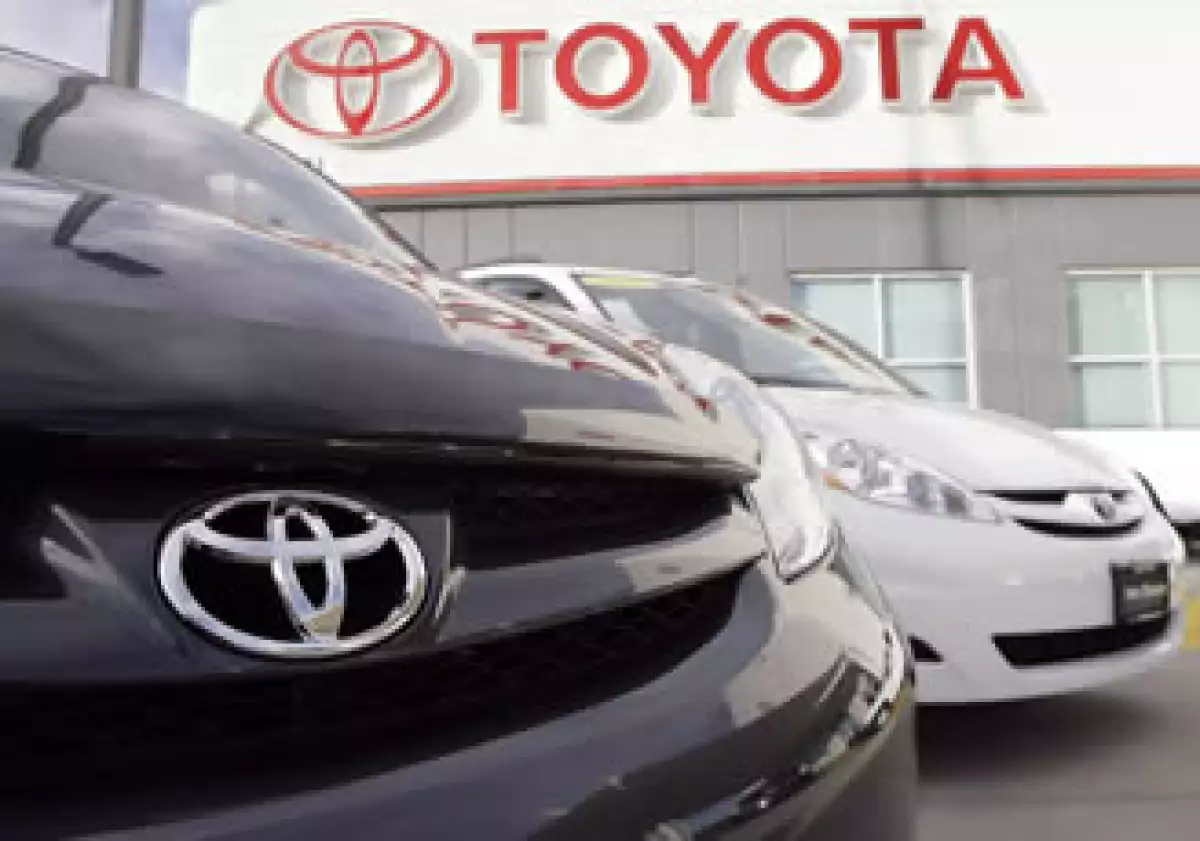 La firma japonesa aumentó con las minivans Sienna su retiro masivo por fallas técnicas. (Foto: AP)