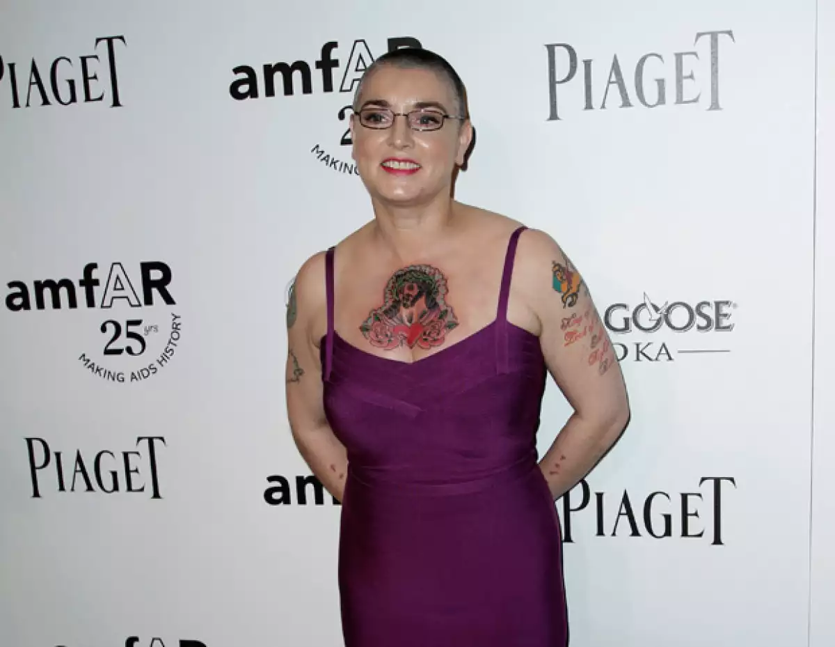 La cantante se ha unido a la lista de celebridades como Jennifer Aniston, Leticia Sabater, entre otras, que buscan en Internet encontrar a su príncipe azul.