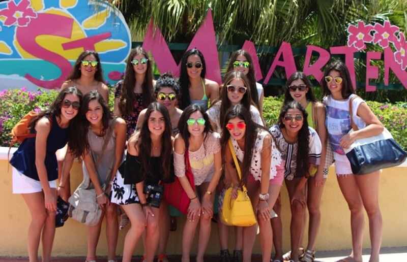 Maricarmen Leaño en su viaje al Caribe con sus 13 amigas.