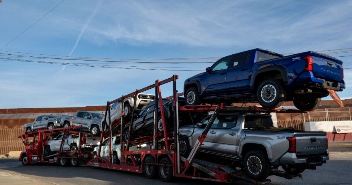 ARANCELES DE TRUMP GOLPEAN AUTOS MEXICANOS