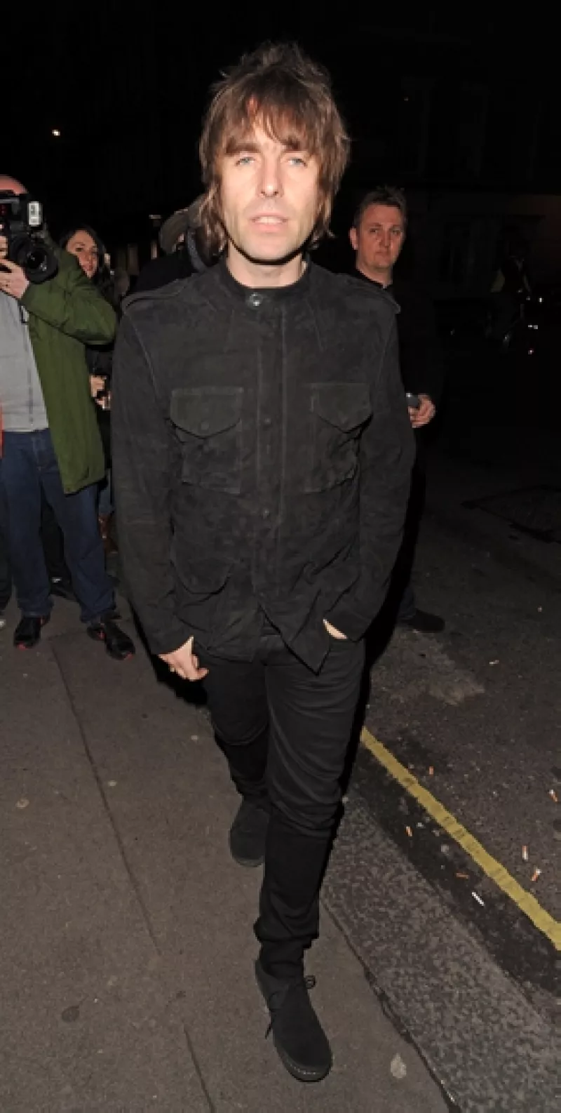 Liam Gallagher se declaró un Belieber, luego de defender al canadiense de las acusaciones por su irreverente comportamiento y justificó que Bieber llegara dos horas tarde a su concierto en Londres.