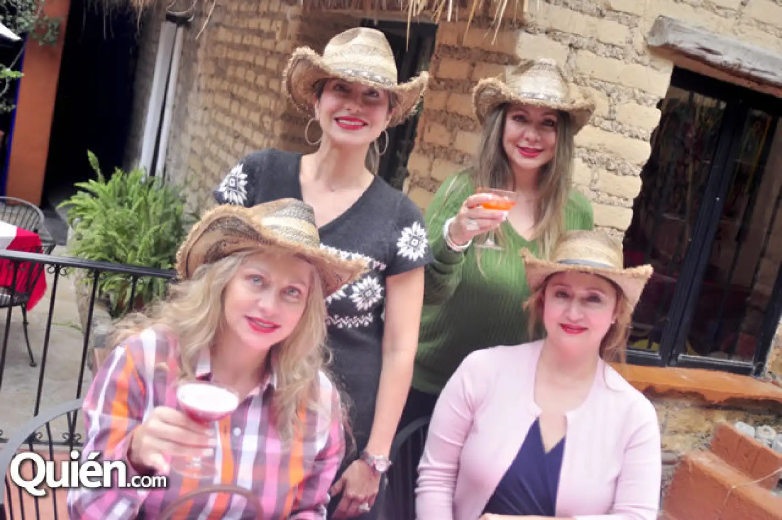 Paulette Moreno de Alanis,Jacqueline Moreno de Flores,Roxanna Moreno de Lyle y Giovanna de Ruiz