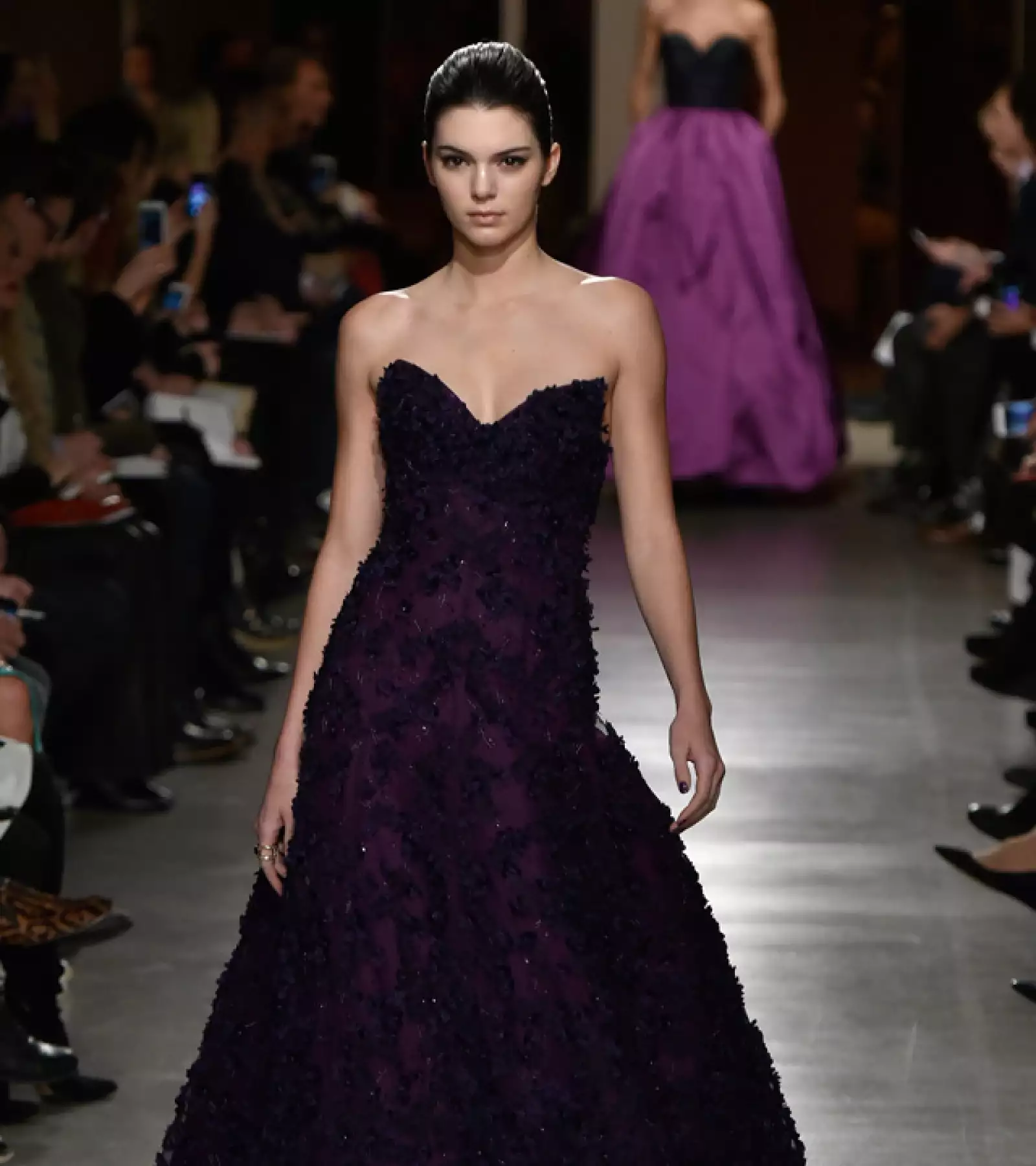 Kendall modeló para Oscar de la Renta en el Fashion Week de New York en febrero de 2015, después de que el diseñador falleciera en octubre de 2014.