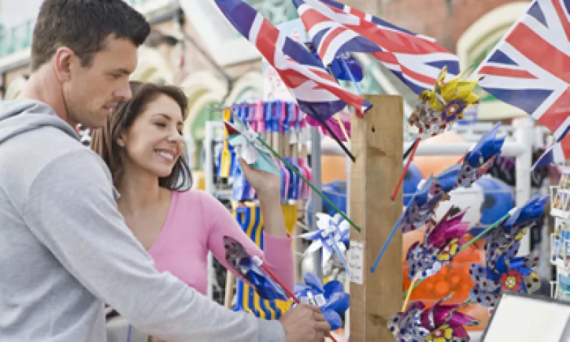 Los mexicanos destinan el 40% del gasto de su viaje a compras. (Foto: Thinkstock)