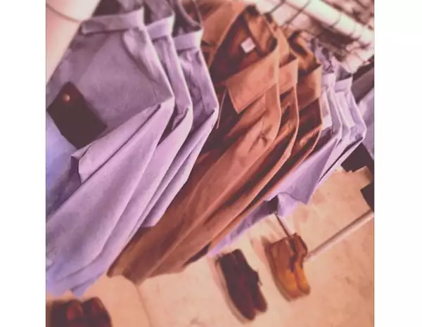 Algunas prendas de la colección 'White Label' de Ocho Store.