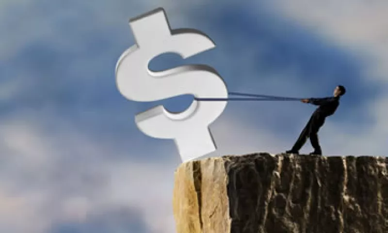 El abismo fiscal son aumentos de impuestos y recortes al gasto que entrarían en automático en enero de 2013 si no se llega a un acuerdo para evitarlo.  (Foto: Getty Imagesç)