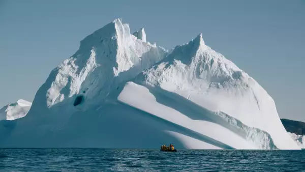 Foto de un iceberg en Groenlandia