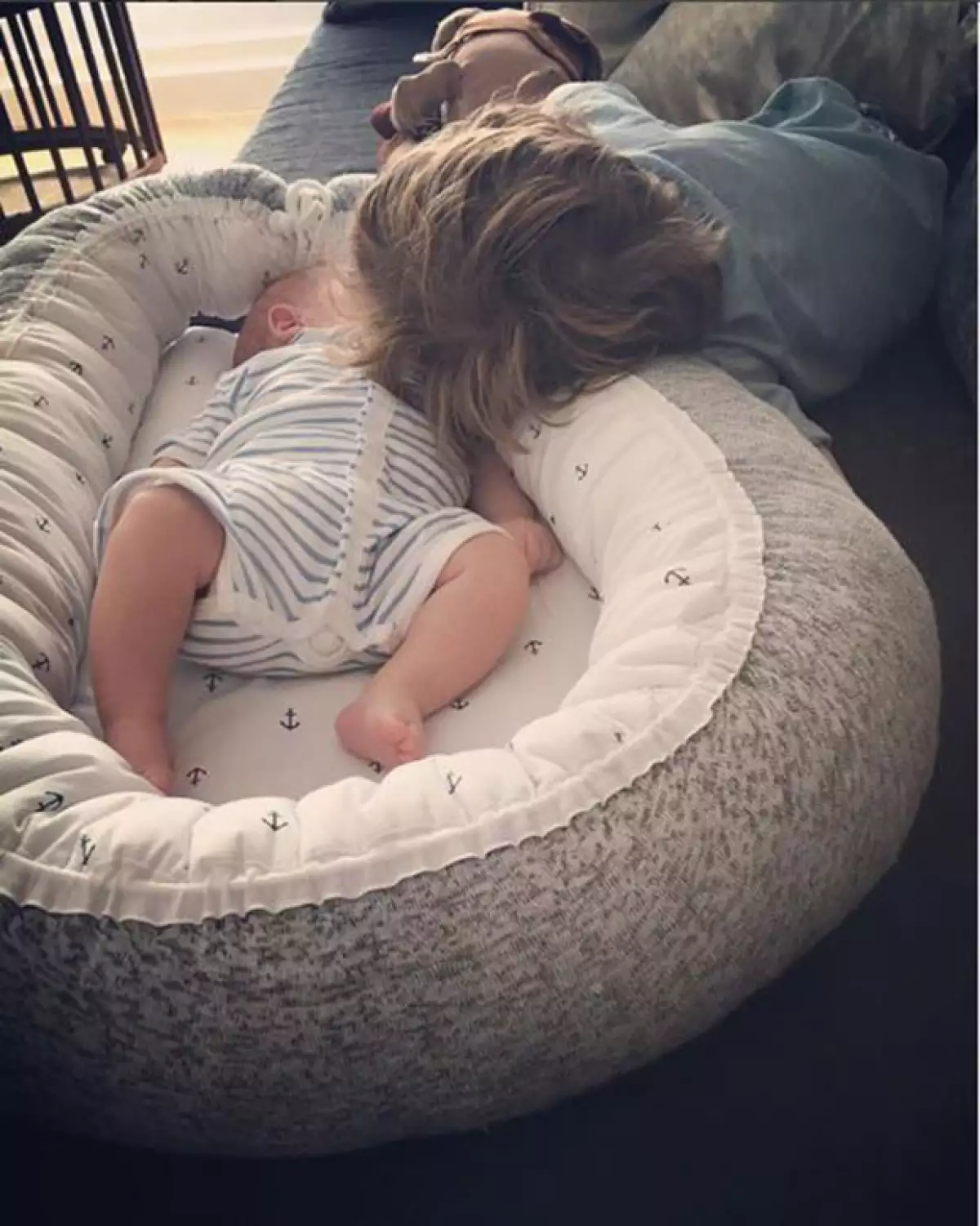 La periodista publicó en las redes sociales una conmovedora imagen de Martín y Lucas que prueba que la normalidad ha vuelto a la familia Casillas-Carbonero.