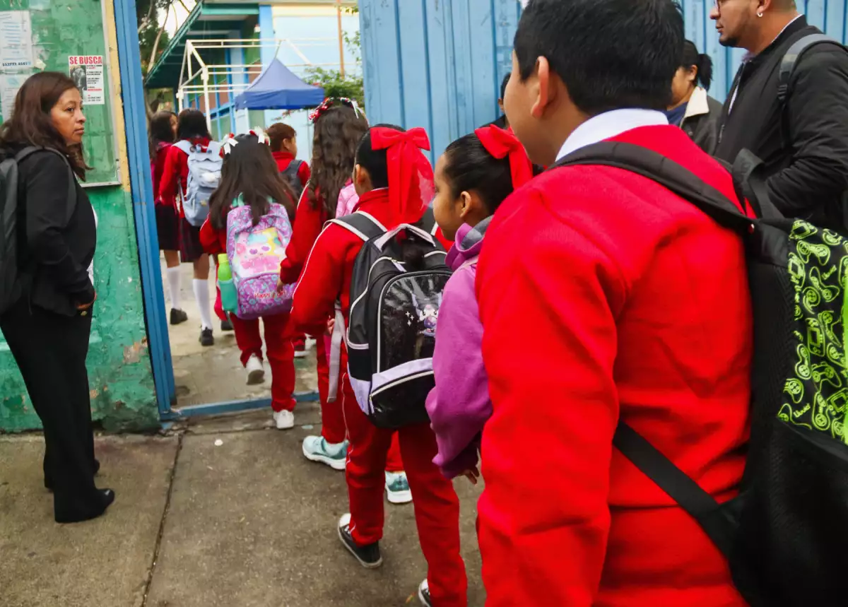 Todos los puentes y días de descanso del calendario escolar 2025-2026 de la SEP