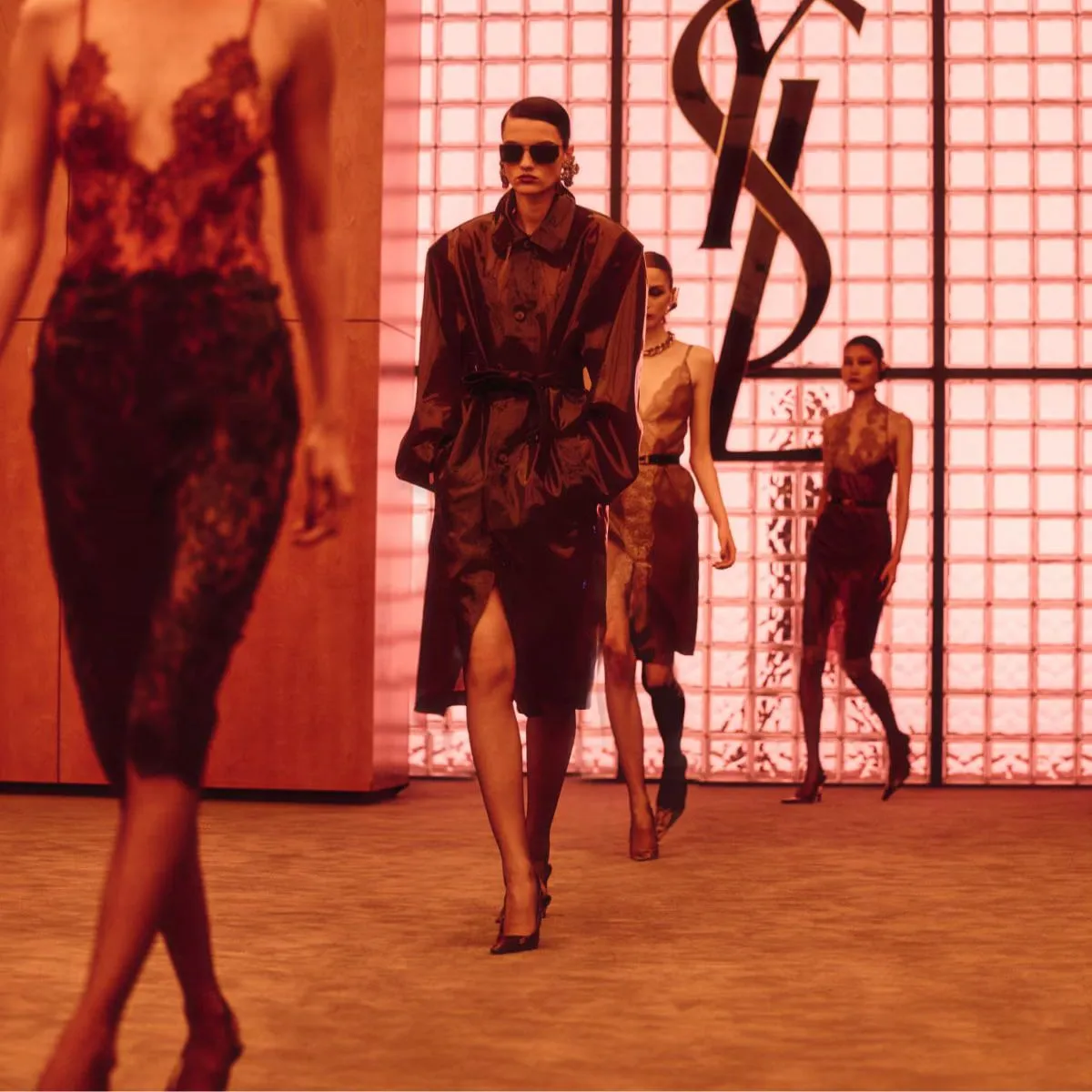 YSL Falda midi Runway 