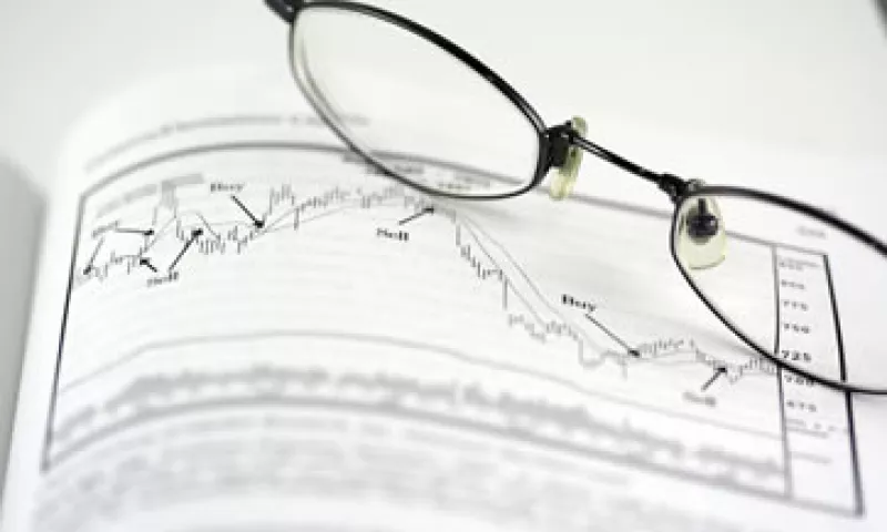 Inversionistas esperan señales de una respuesta política coordinada entre las principales economías de mundo ante la situación financiera en EU. (Foto: Photos to Go)