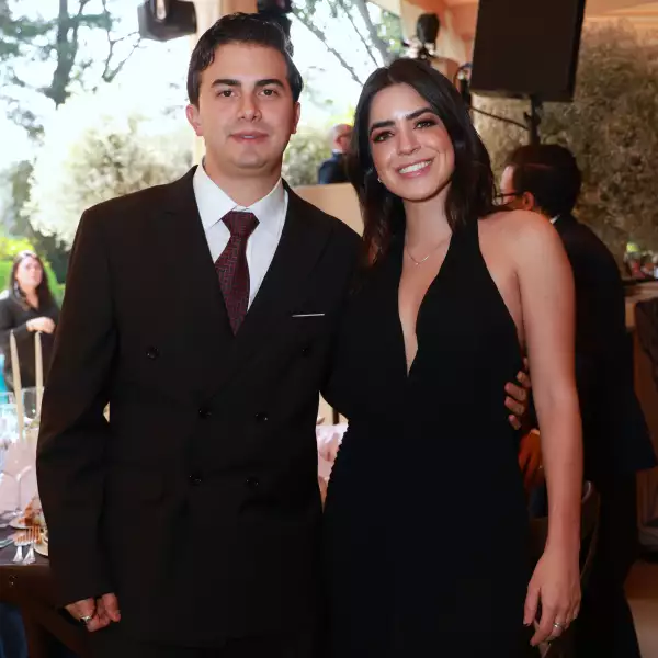 Emiliano Zaragoza y Fernanda Álvarez