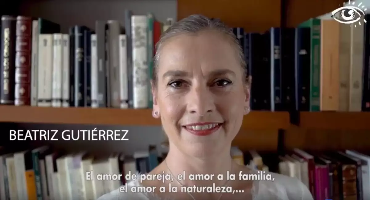 Beatriz Gutiérrez Müller es una escritora e investigadora mexicana. Es esposa del político mexicano Andrés Manuel López Obrador desde 2006.