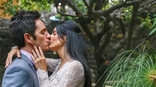 Aislinn Derbez y Mauricio Ochmann