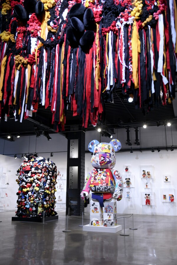 775250995NP00060_Mickey_The(1).jpg