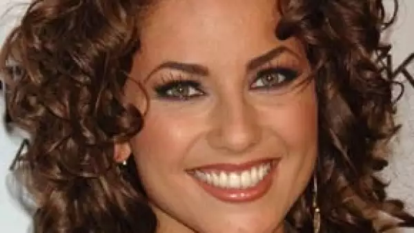 La actriz acompañó a la diputada federal del PAN, Gabriela Cuevas, durante una conferencia de prensa en la que anunció que presentará un punto de acuerdo para mantener el gasto del Imcine.