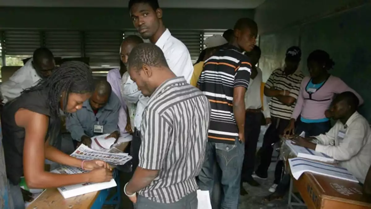 votantes en haiti