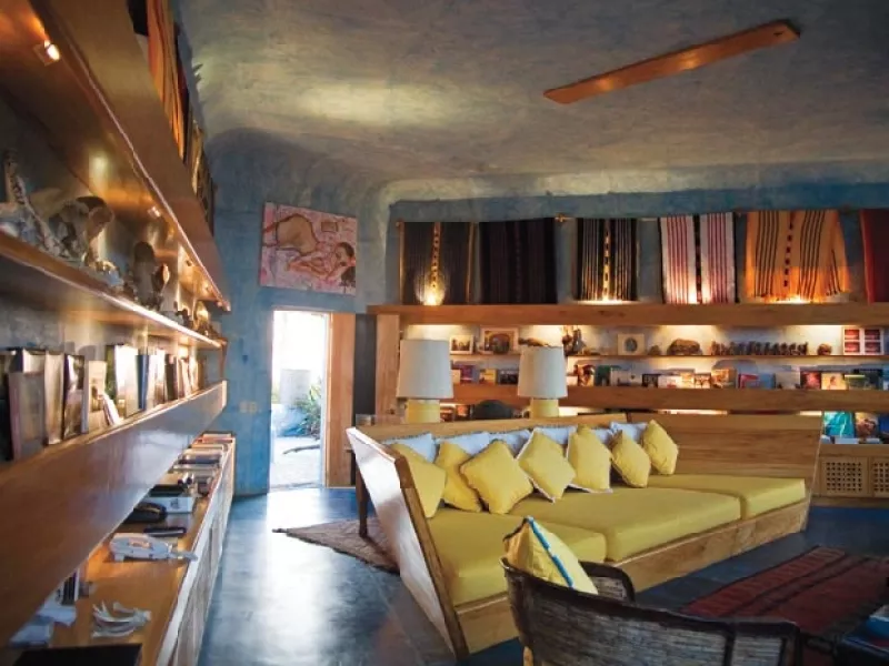 Gian Franco  Brignone es el genio detrás del paraíso mexicano, y nos invitó a su casa `Tigre del Mar´donde nos mostró los extravagantes rincones de este reino mágico.