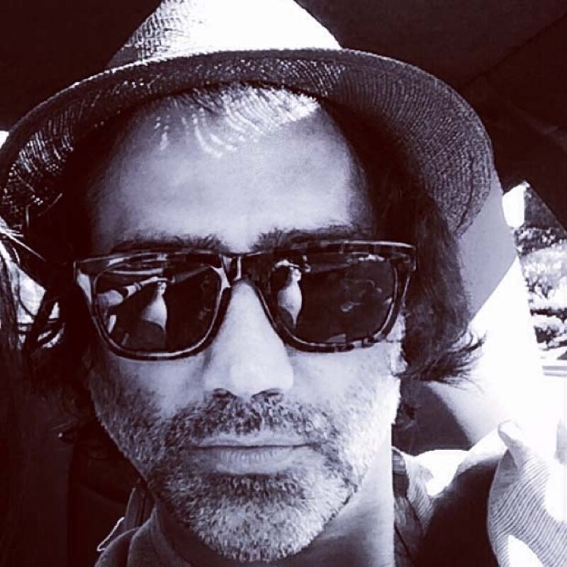 Hoy compartió también en Instagram que se quitó la barba. No cabe duda que a sus 43 sigue siendo un galán.