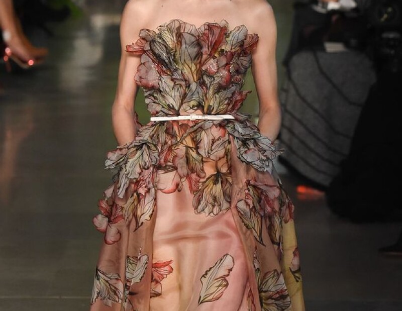 Diseño Elie Saab de la colección Haute Couture Spring 2016.