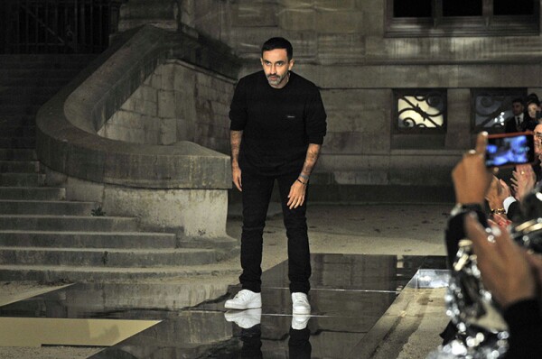 Givenchy show, Spring Summer 2017, Paris Fashion Week, France - 02 Oct 2016