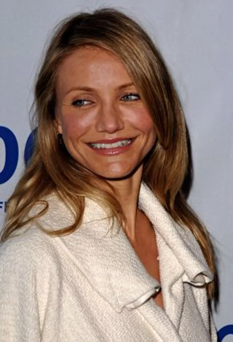 La actriz dijo que no se someterá a ninguna cirugía estética para corregir los estragos del tiempo porque `uno se convierte en un extraño´.