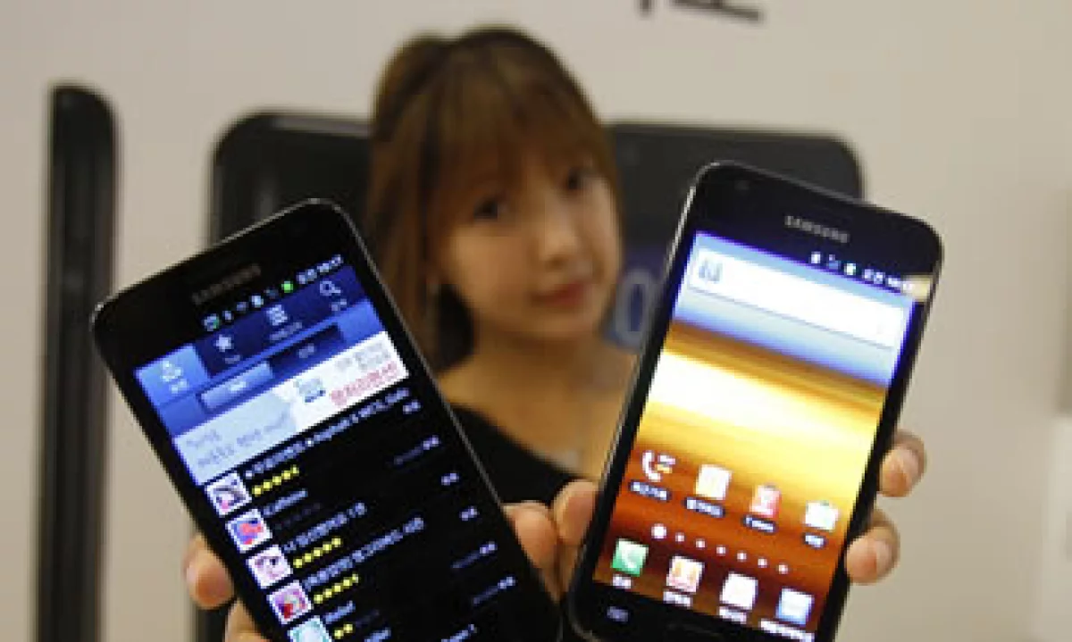 A finales de 2011, Android tenía 68.4% del mercado de sistema operativos de smartphones por el número de móviles inteligentes vendidos. (Foto: AP)