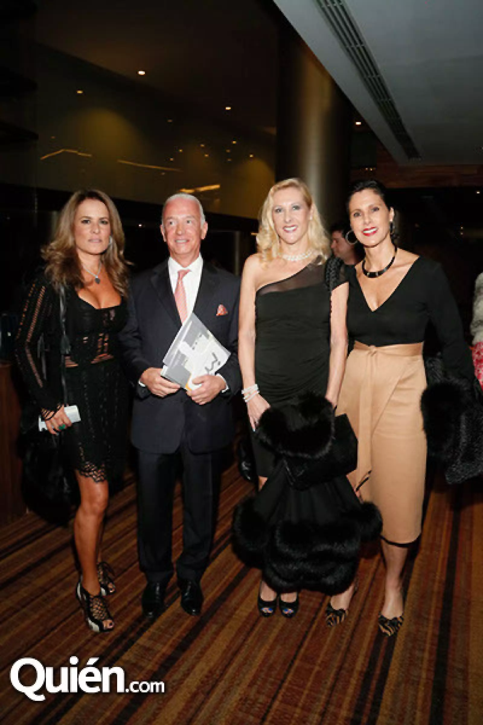 Monica Phillipson,Jose Antonio Valdes,Lola Obregon y Rocío Poo